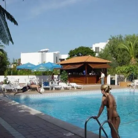 Apartamento Paradero Con Jardin *